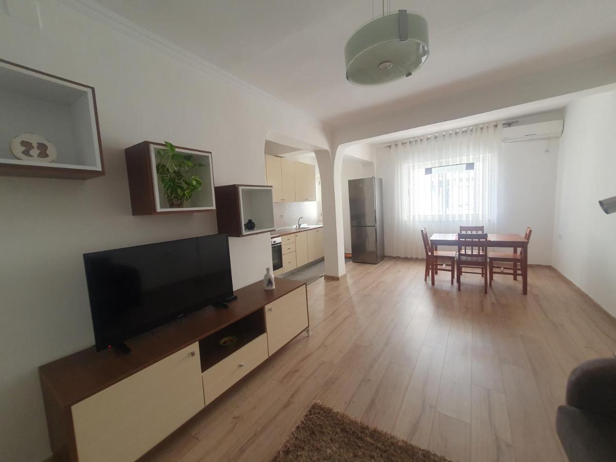 Apartment In The Heart Of Tirana , Bllok 外观 照片